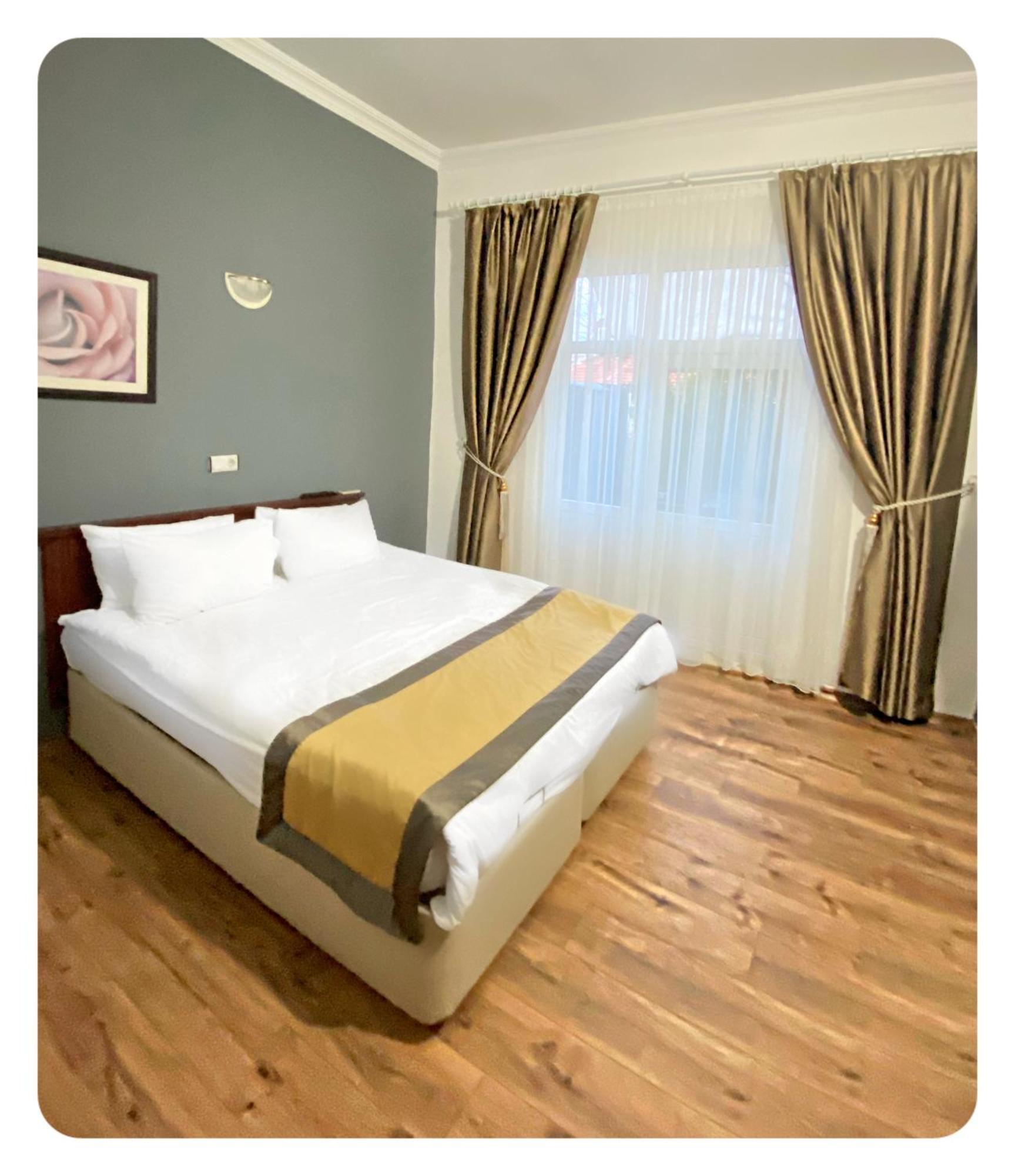 Efsali Hotel Kaleici Анталия Екстериор снимка
